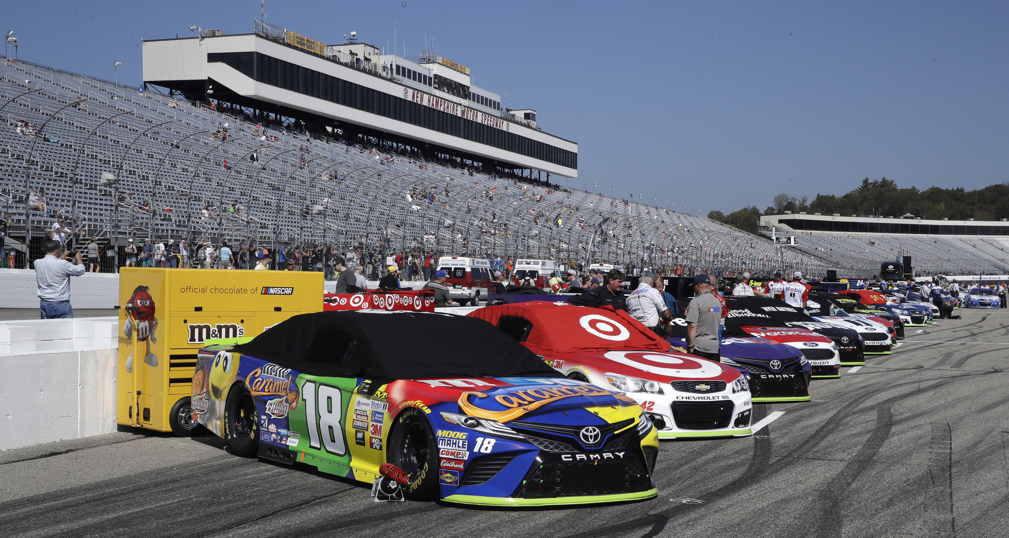 Гонки nascar. Наскар. Гоночные машины наскар. Трибуны наскар. Daytona 500.