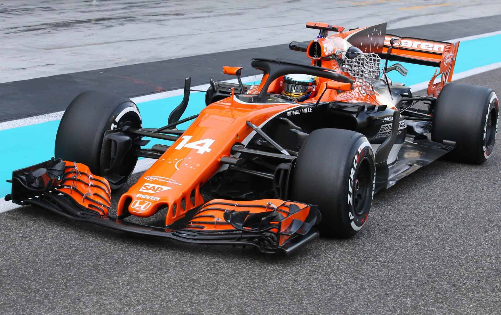 Fernando Alonso conduce el MCL32 de McLaren