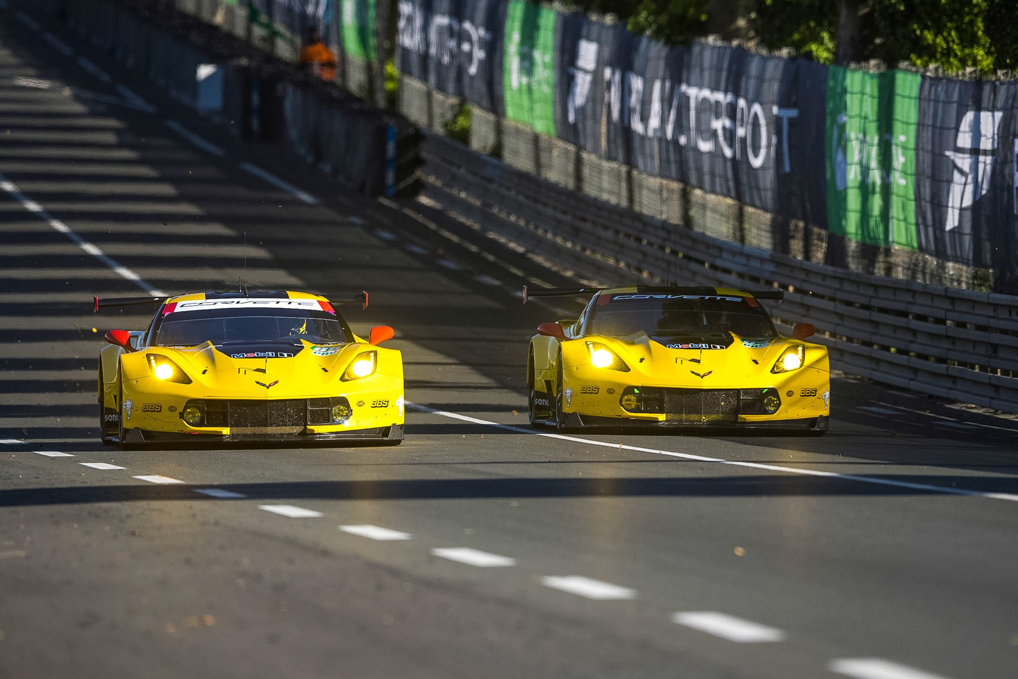 Los dos Corvette en las 24 Horas de Le Mans