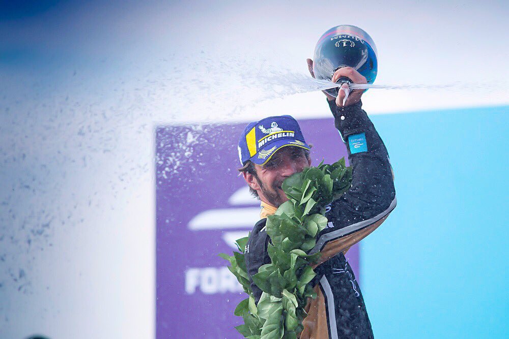 Vergne festejando su victoria en Nueva York