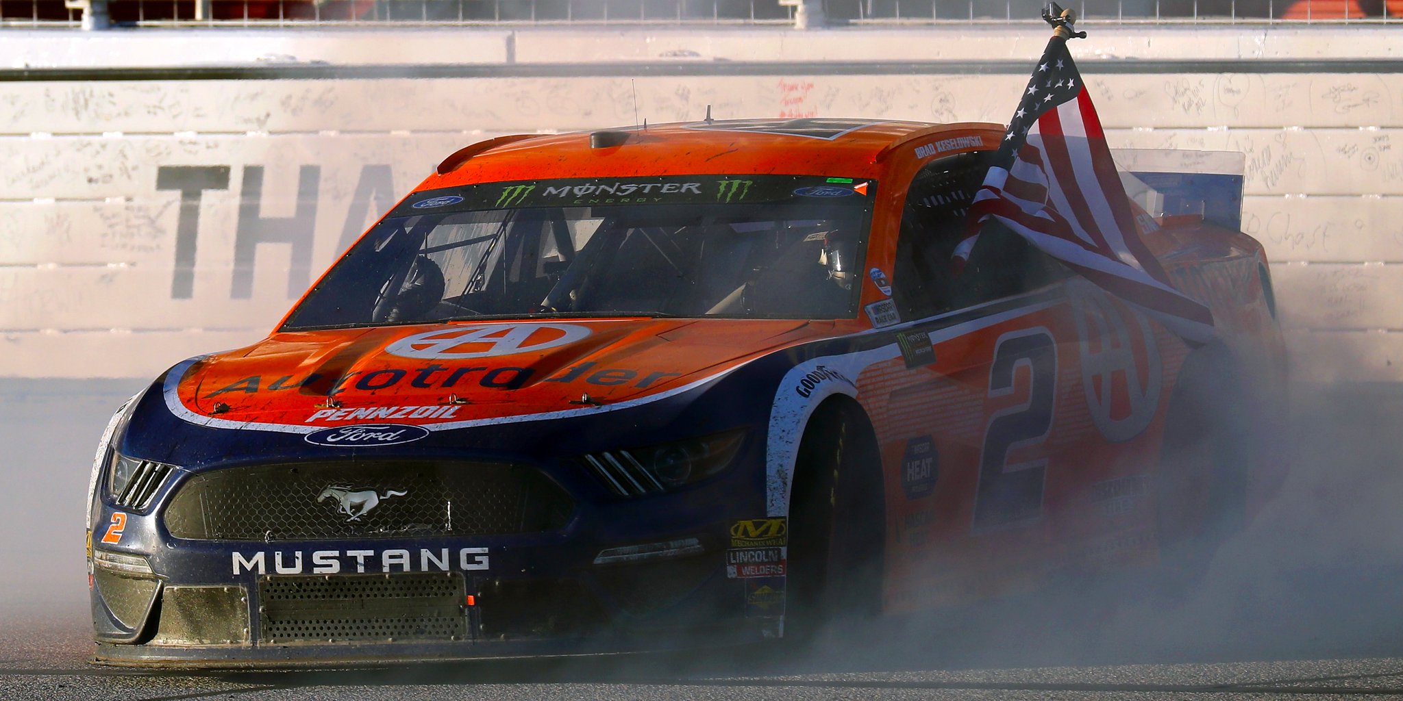 Keselowski celebra su 27ª victoria con el Team Penske