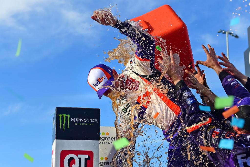 Hamlin gana en Phoenix